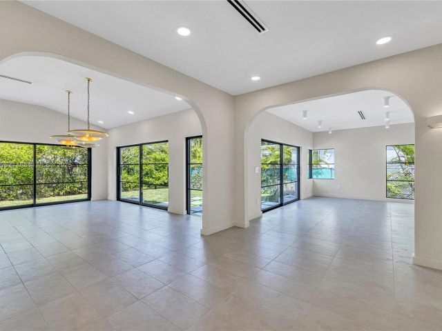 Home for sale at 1323 Cleveland Rd - photo 7516774