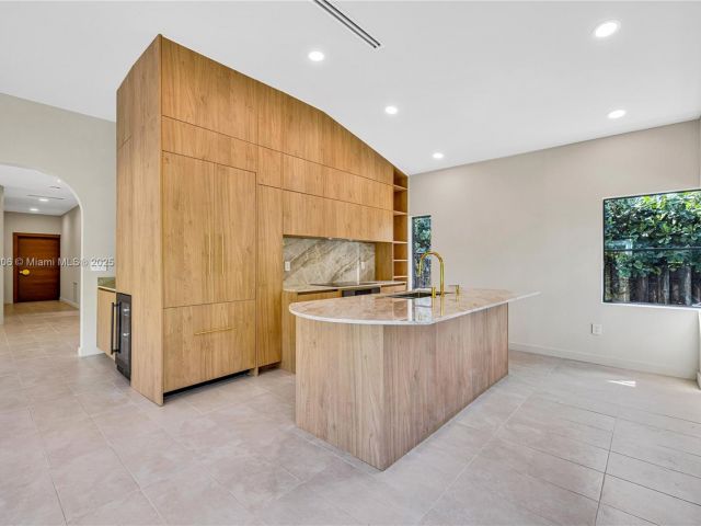 Home for sale at 1323 Cleveland Rd - photo 7516781