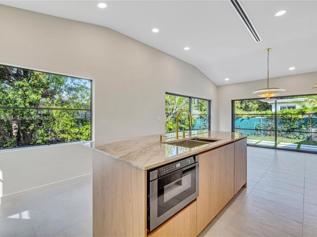 Home for sale at 1323 Cleveland Rd - photo 7516783