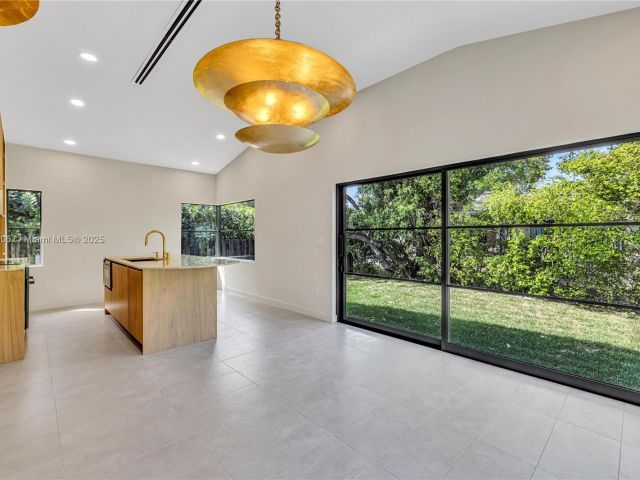 Home for sale at 1323 Cleveland Rd - photo 7516785