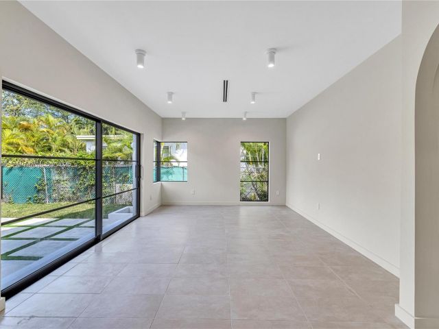 Home for sale at 1323 Cleveland Rd - photo 7516787