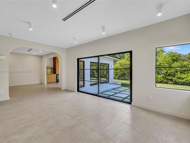 Home for sale at 1323 Cleveland Rd - photo 7516788