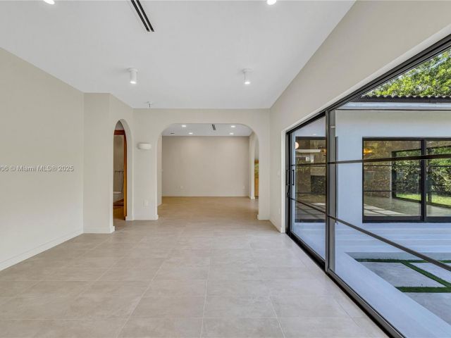 Home for sale at 1323 Cleveland Rd - photo 7516789