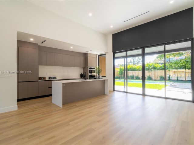 Home for sale at 412 NW 47th St - photo 6071836