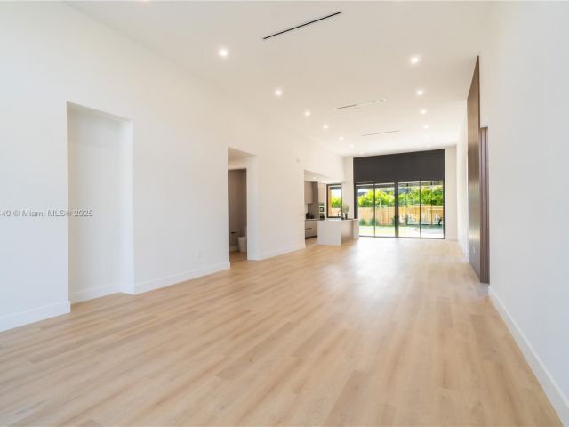 Home for sale at 412 NW 47th St - photo 6071837