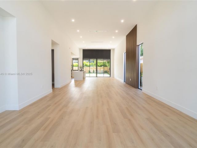 Home for sale at 412 NW 47th St - photo 6071838