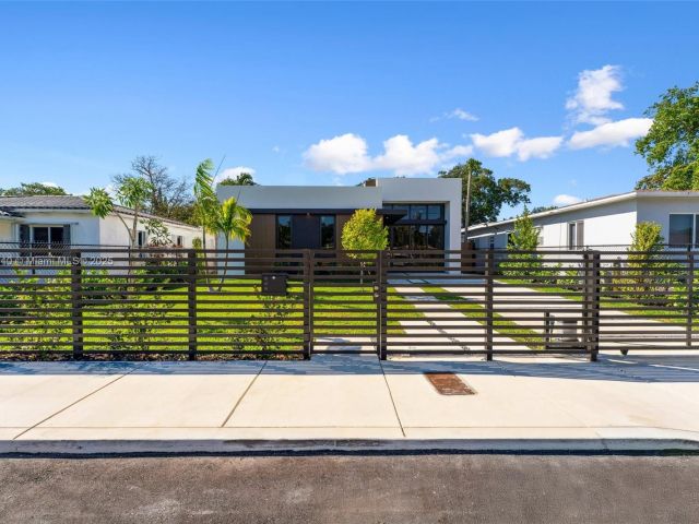 Home for sale at 412 NW 47th St - photo 6071840