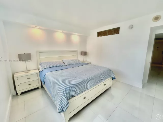 Apartment for sale  Unit #1015 - photo 5926400