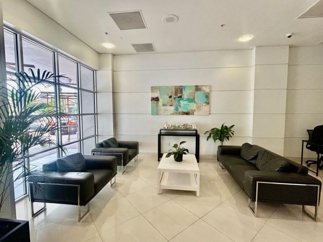 Apartment for sale  Unit #1015 - photo 5926394