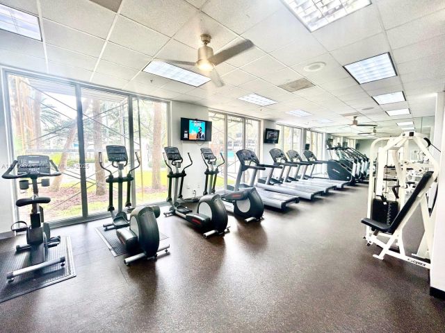 Apartment for sale  Unit #1015 - photo 5926395