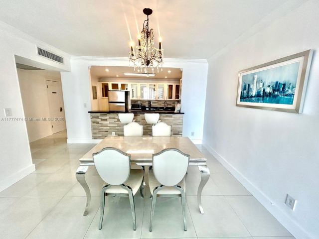 Apartment for sale  Unit #1015 - photo 5926402