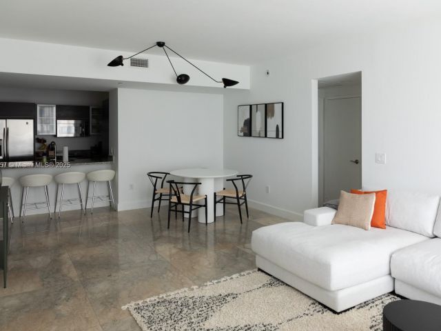 Apartment for rent  Unit #1504 - photo 5917510