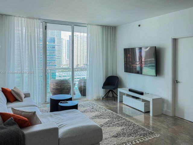 Apartment for rent  Unit #1504 - photo 5917513