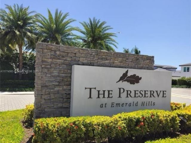 Home for sale at 5725 W Ashwood - photo 5876231