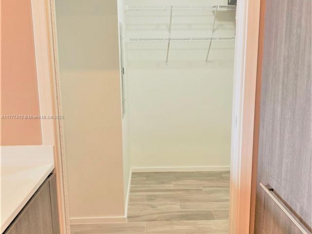 Apartment for sale  Unit #5410 - photo 5917197