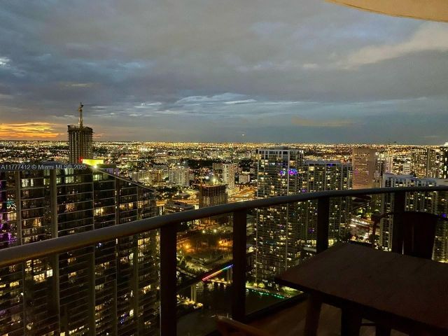 Apartment for sale  Unit #5410 - photo 5917200