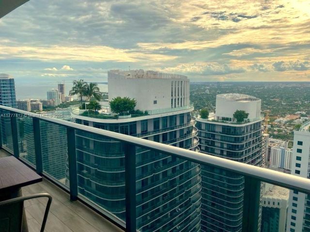 Apartment for sale  Unit #5410 - photo 5917202