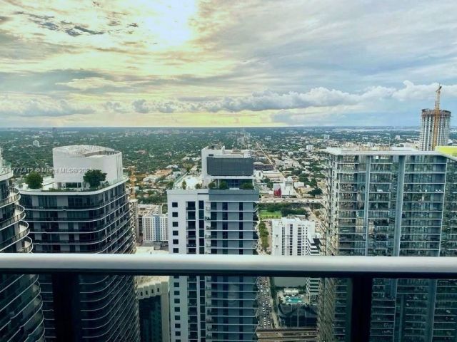 Apartment for sale  Unit #5410 - photo 5917203