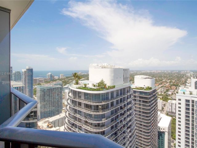 Apartment for sale  Unit #5410 - photo 5917206