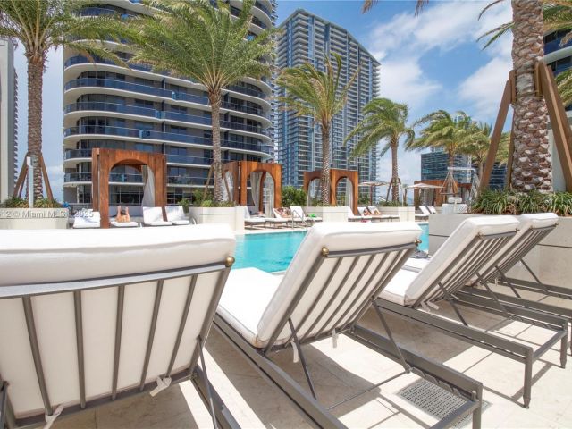 Apartment for sale  Unit #5410 - photo 5917208