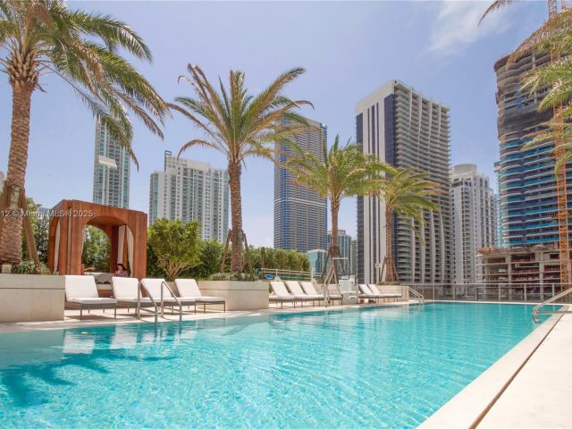 Apartment for sale  Unit #5410 - photo 5917209