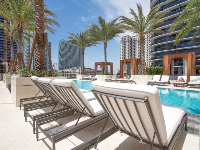 Apartment for sale  Unit #5410 - photo 5917211