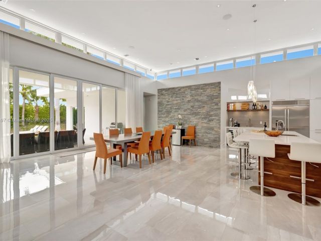 Home for sale at 907 Diplomat Pkwy - photo 5873617