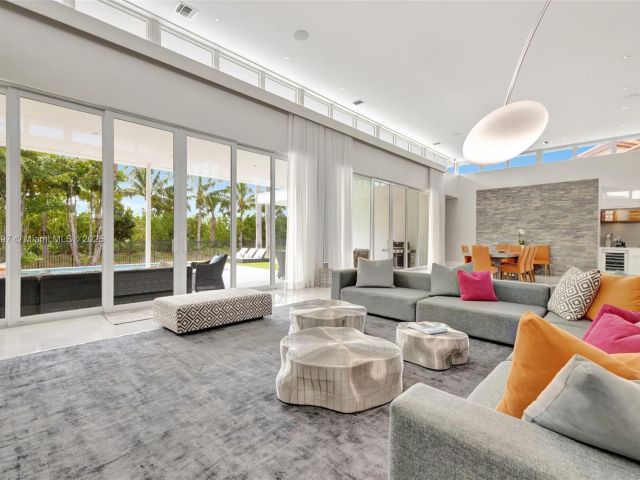 Home for sale at 907 Diplomat Pkwy - photo 5873622