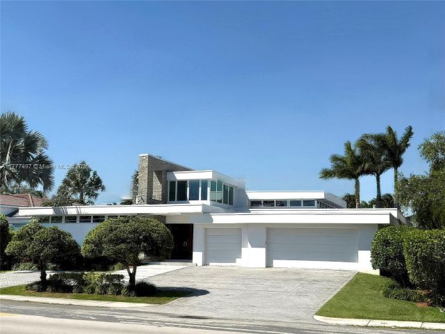 Home for sale at 907 Diplomat Pkwy - photo 5873629