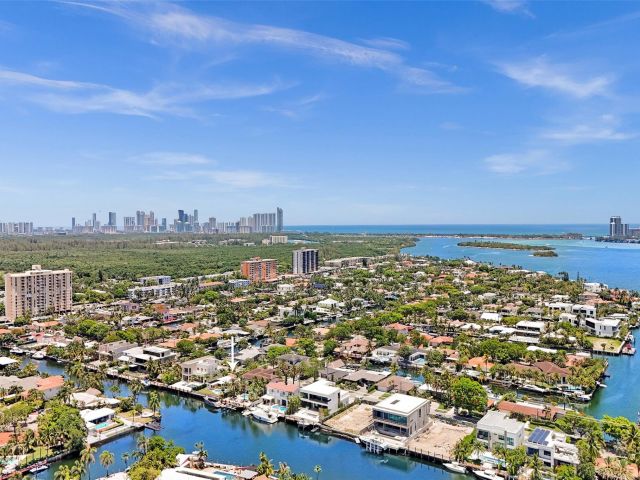 Home for sale at 12900 N Bayshore Dr - photo 5936226
