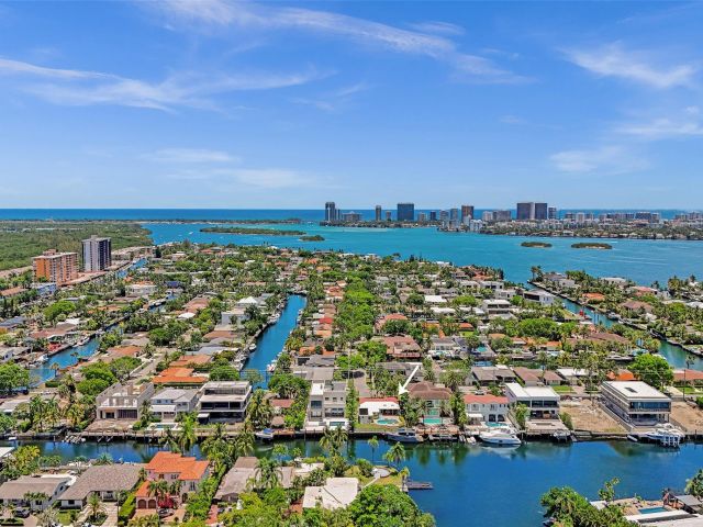 Home for sale at 12900 N Bayshore Dr - photo 5936227