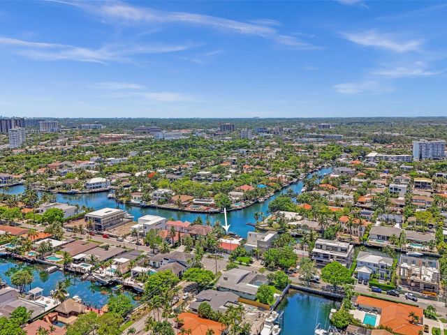 Home for sale at 12900 N Bayshore Dr - photo 5936229