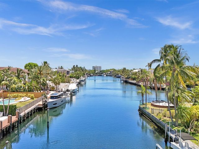 Home for sale at 12900 N Bayshore Dr - photo 5936232