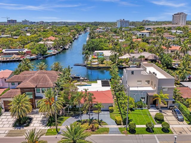 Home for sale at 12900 N Bayshore Dr - photo 5936233