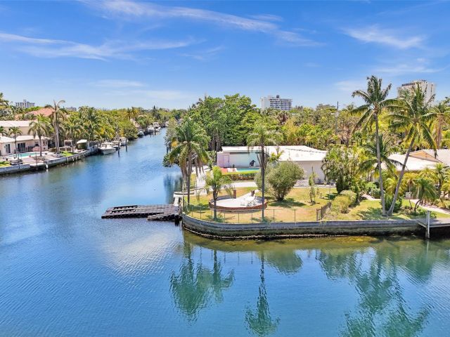 Home for sale at 12900 N Bayshore Dr - photo 5936238