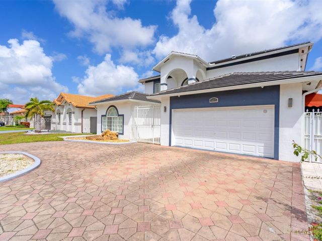 Home for sale at 16075 SW 149th Ter - photo 6270374