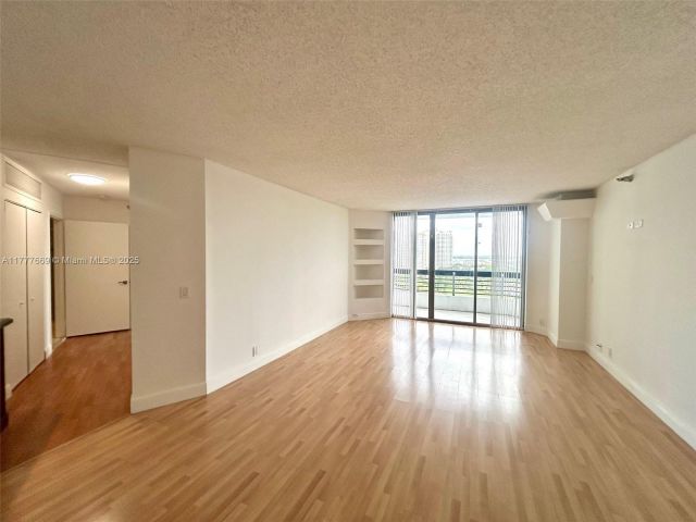 Apartment for sale  Unit #1607 - photo 5906305