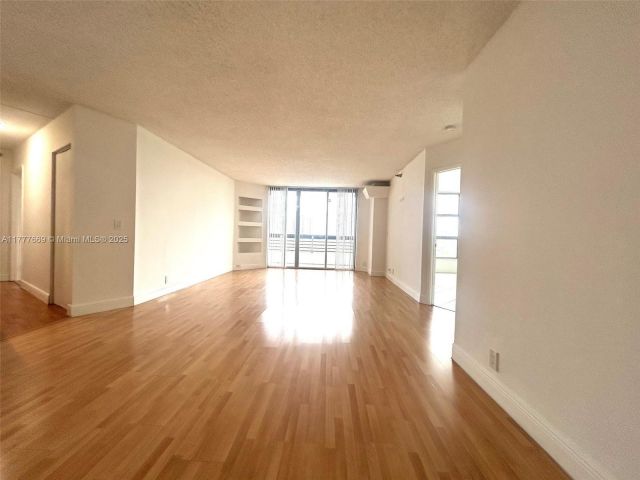 Apartment for sale  Unit #1607 - photo 5906306