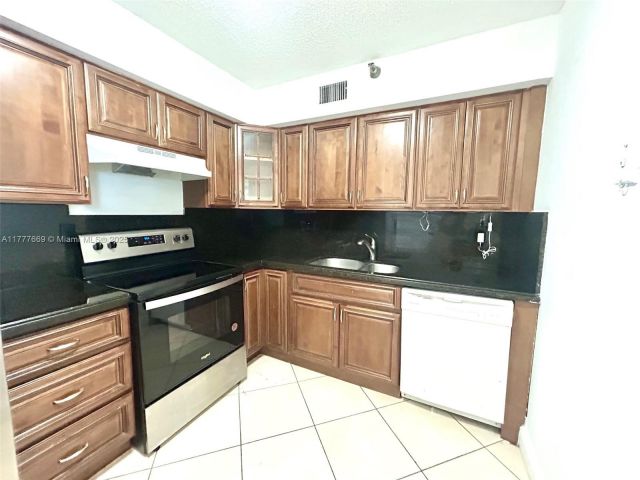 Apartment for sale  Unit #1607 - photo 5906309