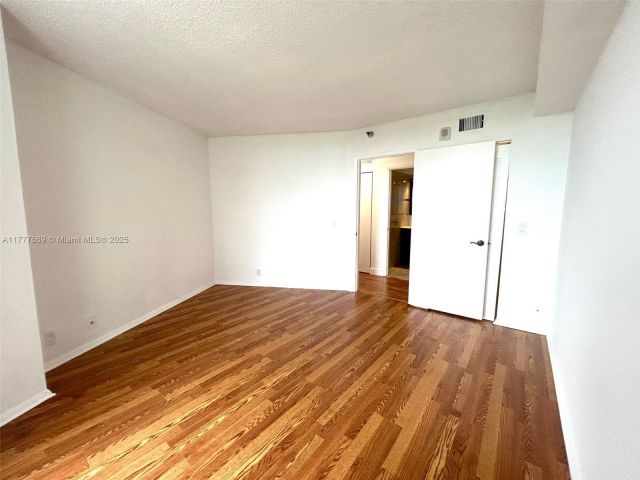 Apartment for sale  Unit #1607 - photo 5906313