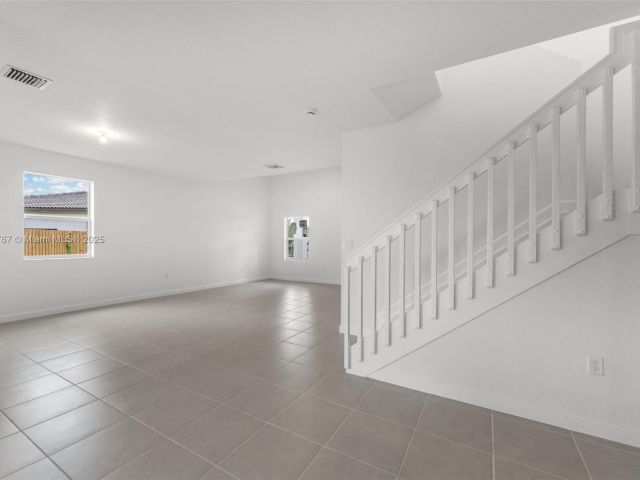 Home for rent at 2700 SE 23 Ave - photo 6200704