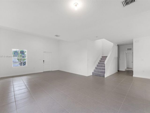 Home for rent at 2700 SE 23 Ave - photo 6200705