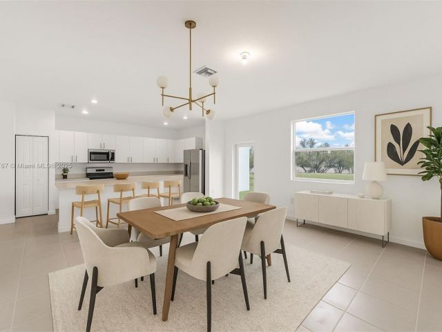 Home for rent at 2700 SE 23 Ave - photo 6200711