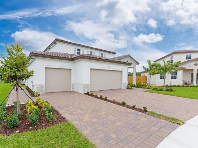 Home for rent at 2700 SE 23 Ave - photo 6200713