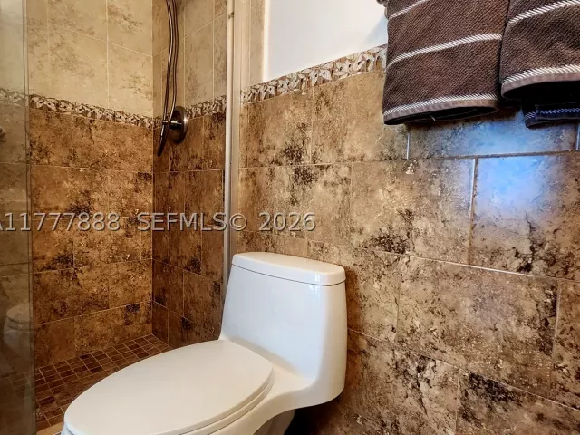 1-bedroom condo for rent in Hollywood - 3505 S Ocean Dr 1011 - MondialRealty