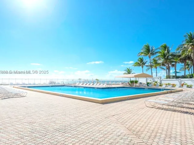 1-bedroom condo for rent in Hollywood - 3505 S Ocean Dr 1011 - MondialRealty