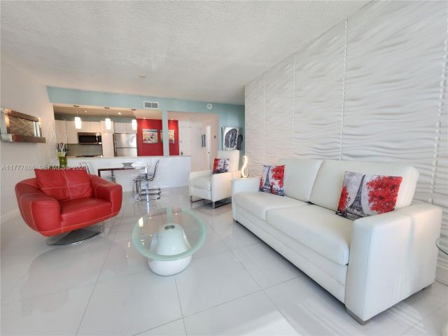 1-bedroom condo for rent in Hollywood - 3505 S Ocean Dr 1011 - MondialRealty