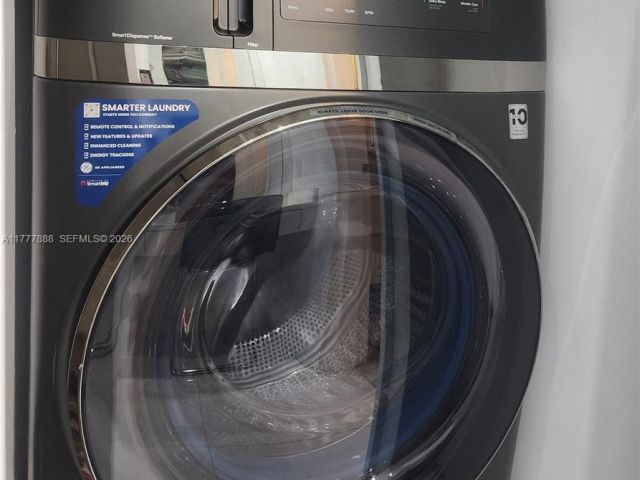 1-bedroom condo for rent in Hollywood - 3505 S Ocean Dr 1011 - MondialRealty