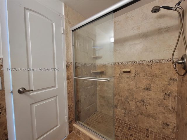 1-bedroom condo for rent in Hollywood - 3505 S Ocean Dr 1011 - MondialRealty