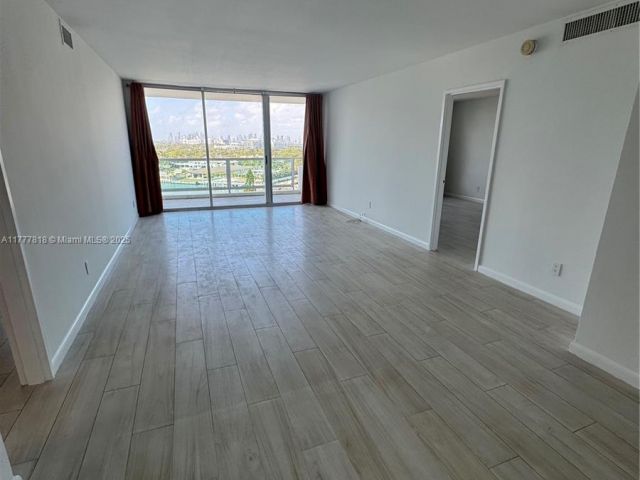 Apartment for rent  Unit #1206 - photo 5906733